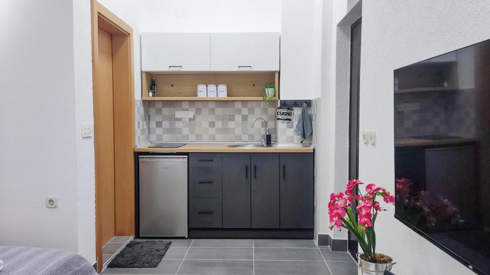 Care'S Studio Охрид Экстерьер фото